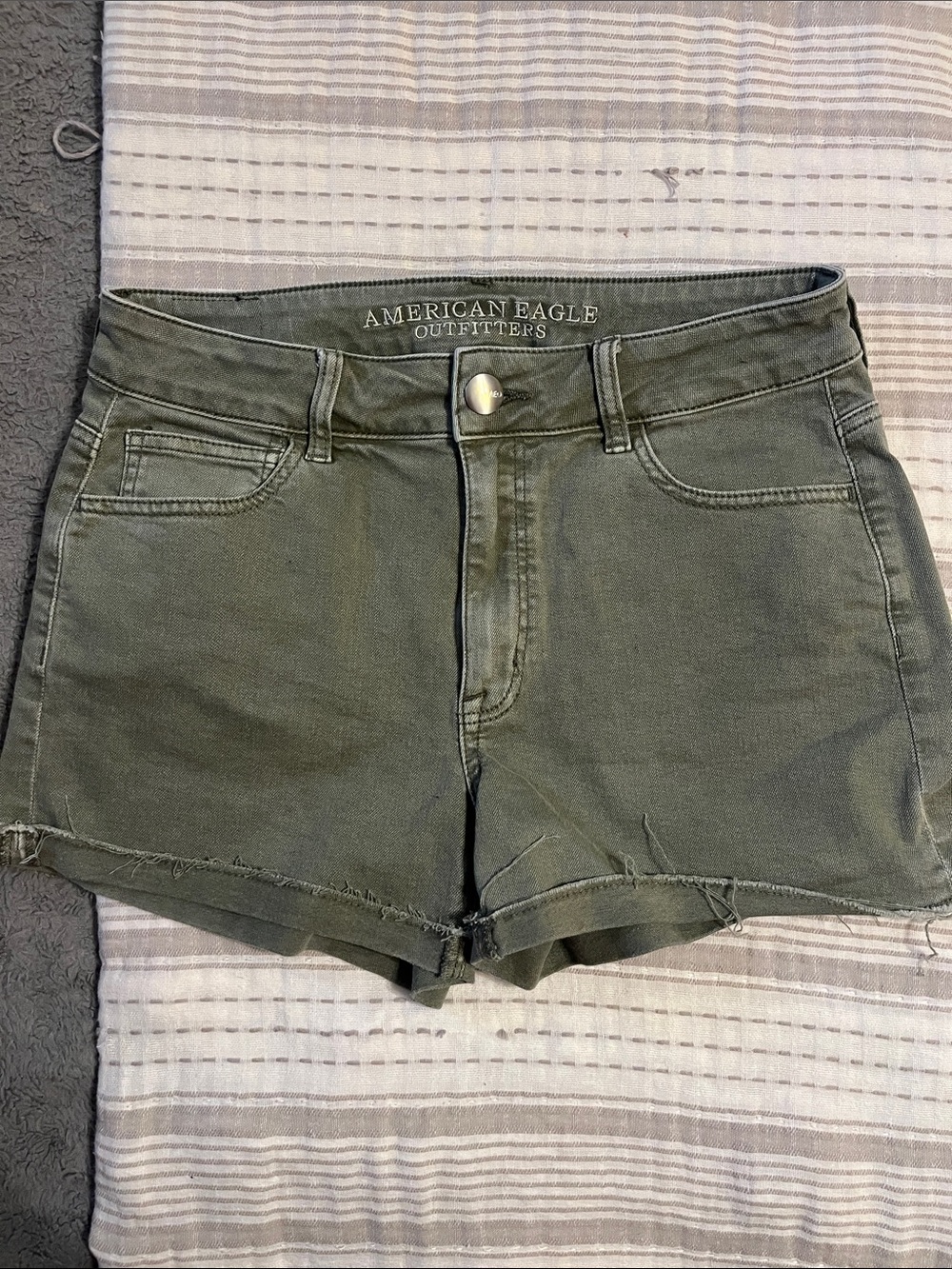 Women's American Eagle Outfitters Olive High-Rise Denim Shorts | 8